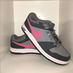 Youth Nike Prestige IV GS (5.5Y)