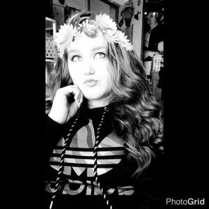 Meet your Posher, Alexis