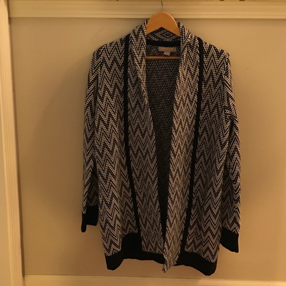 Navy and white cardigan with pockets! Size M - Picture 1 of 3