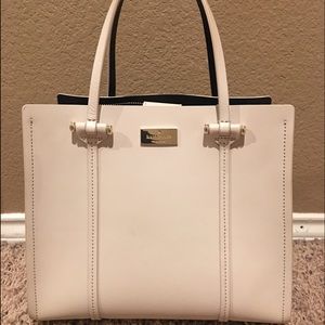 AUTHENTIC Kate spade purse/cross body