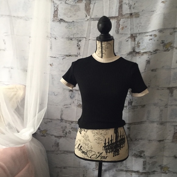 Brandy Melville High neck black and white t shirt