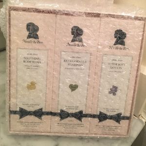 Noodle & Boo starter set - new in box