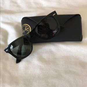 Original Ray Ban Wayfarers - Black