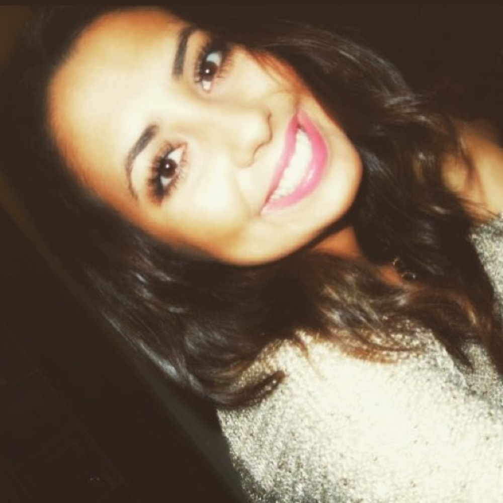 Meet your Posher, Yaneth
