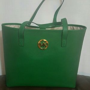 Michael kors tote