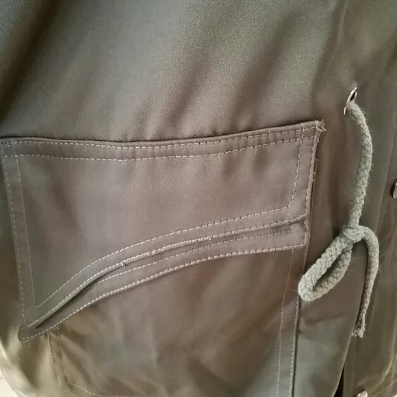 Satiny green jacket - Picture 3 of 4