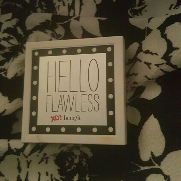Hello Flawless Foundation