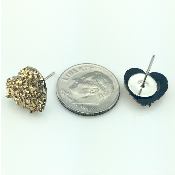 3 for 15🎀gold faux druzy heart studs - Picture 4 of 4