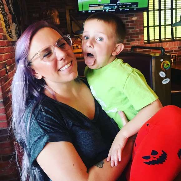 CLOSET CLEANOUT!! No REASONABLE offer denied. - Picture 5 of 5