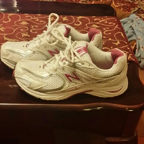 Womens new balance size 8.5