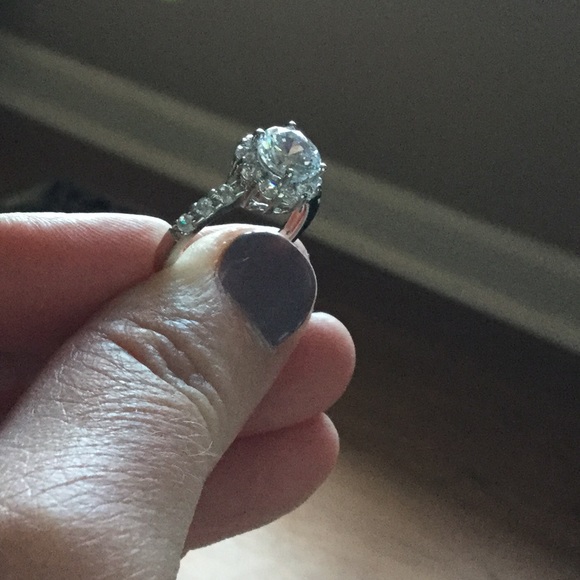 💖Last 1! 1.5tcw Topaz 18K Gold Sparkling Ring! - Picture 5 of 7