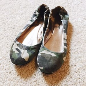 Mossimo Army Flats