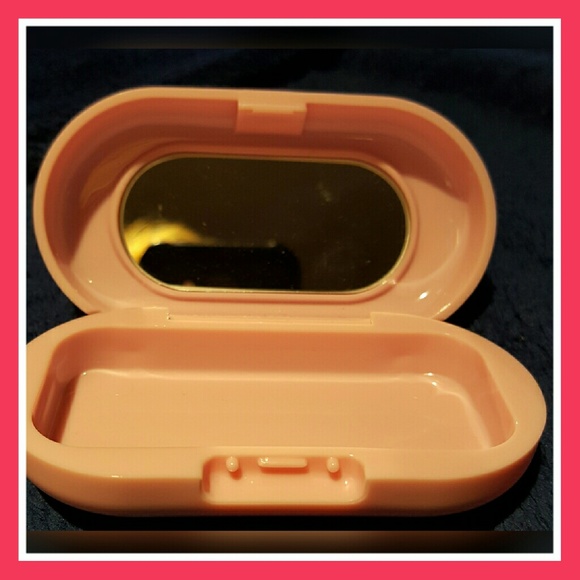 HELLO KITTY PINK PLASTIC MINI CONTAINER 3-3/4 L. X 1-7/8"W. - Picture 2 of 5