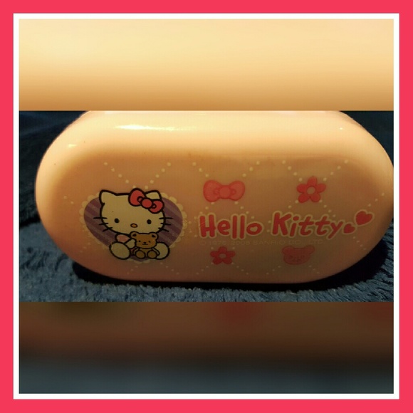 HELLO KITTY PINK PLASTIC MINI CONTAINER 3-3/4 L. X 1-7/8"W. - Picture 3 of 5