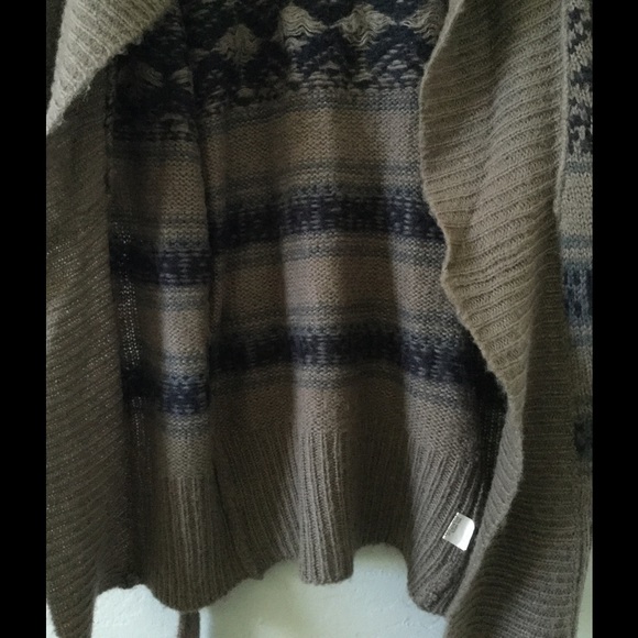 Tribal Print Knit Sweater - Picture 3 of 4