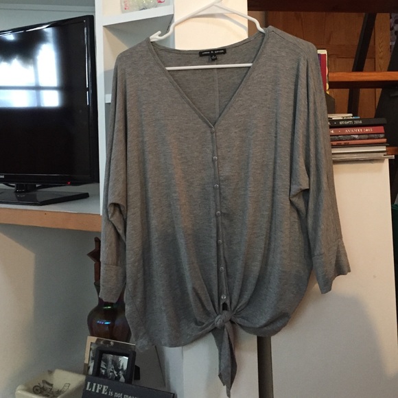 Button down v neck tied at the bottom