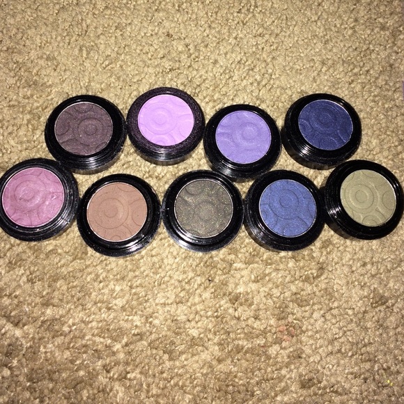 9 Eyeshadows