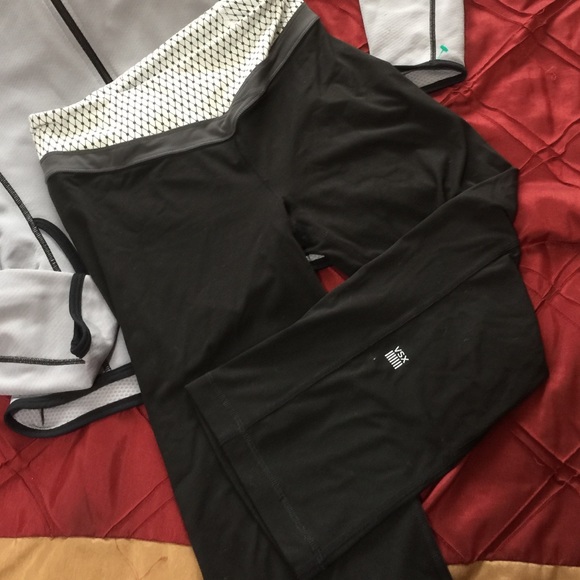 Victorias Secret Sport VSX Capri - Picture 2 of 8