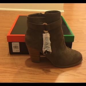 💕💕Suede-like Olive Green Ankle Boots💕💕