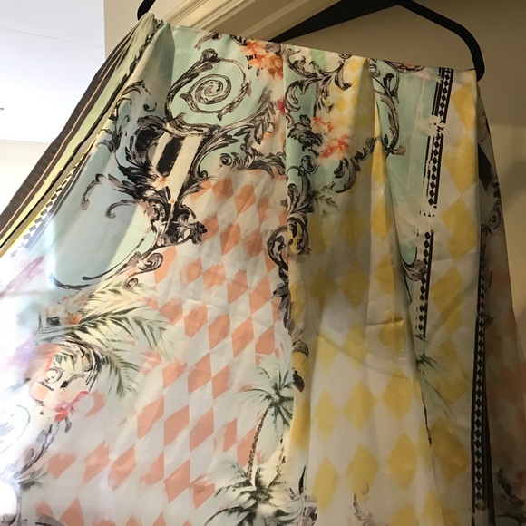 Balmain scarf. - Picture 2 of 3