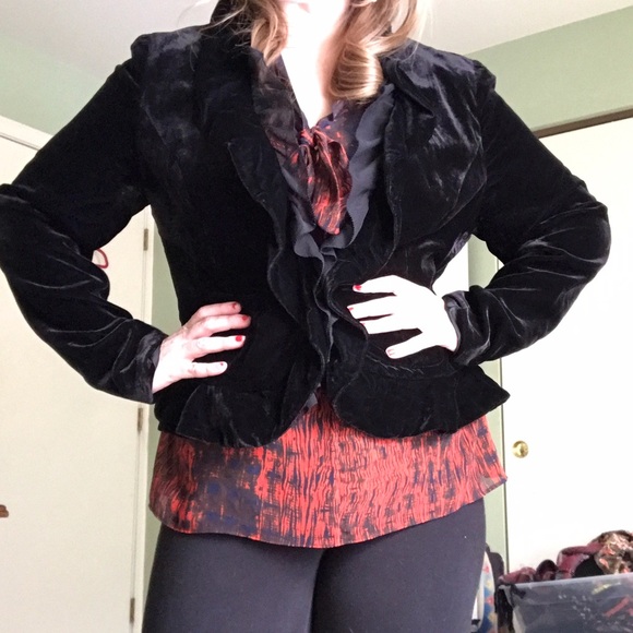 Velvet ruffle Blazer