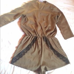 🎀FASHION NOVA ROMPER🎀