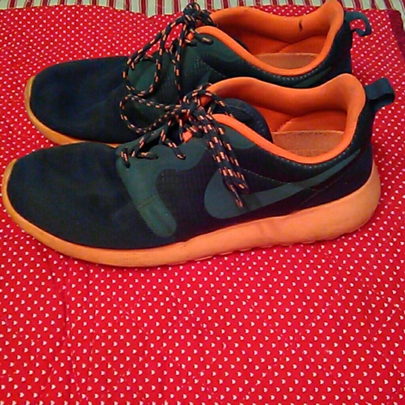 Ladies nike shoes