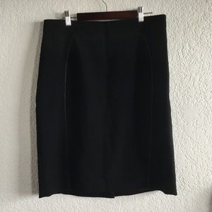 Elie Tahari Women's Black Skirt sz. 12