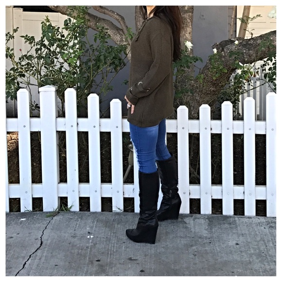 ✨LAST ONE ✨Lace tie front sweater SALE - Picture 3 of 4