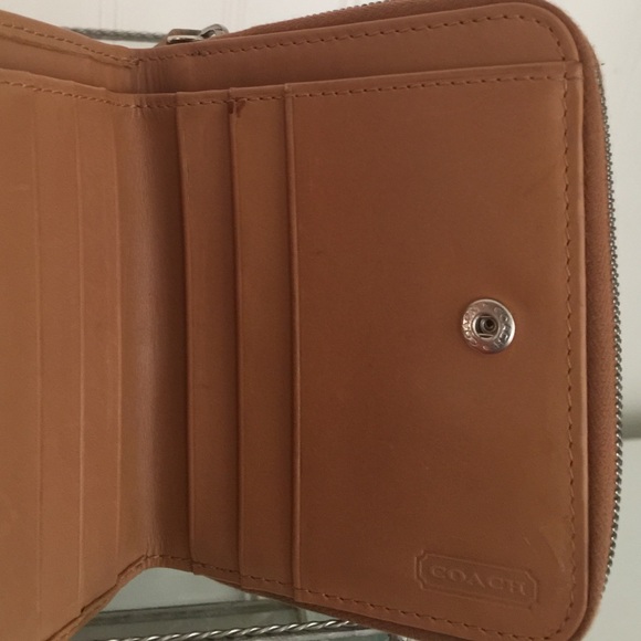 COACH - Picture 3 of 4