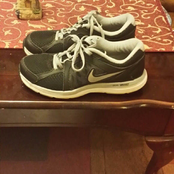 Womens nike dual fusion size 8 on hold
