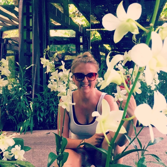 Meet Your Seller! 🎉🎀⭐️ - Picture 4 of 7