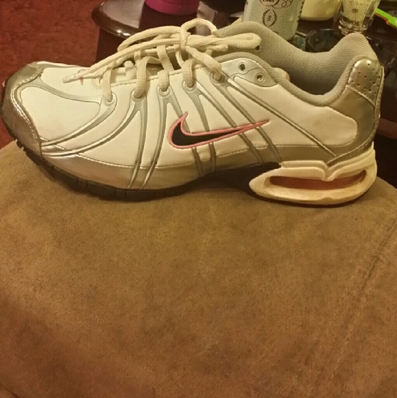 Womens nike air max size 8