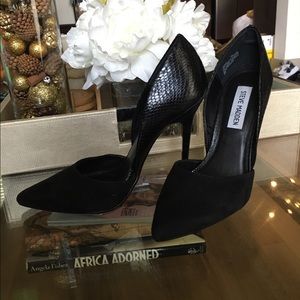 Black Steve Madden Giddy Pumps