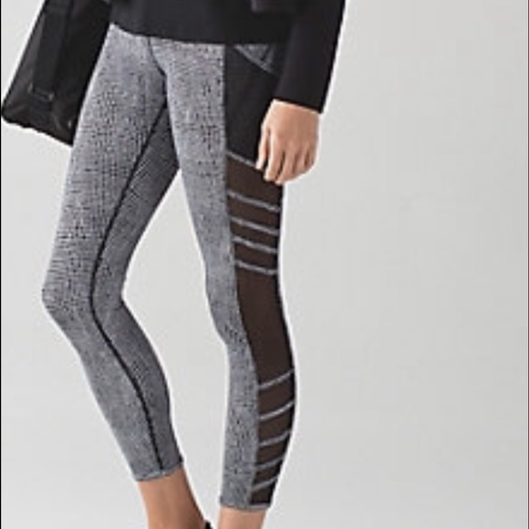 Lululemon wild and free tight-Size 4
