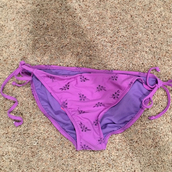 Bundle: 3 Bikini Bottoms Size Medium - image 3