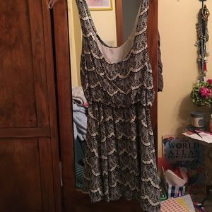 Lace print dress/ low back