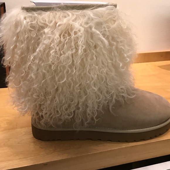 Ugg Short Sheepskin Cuff Boot