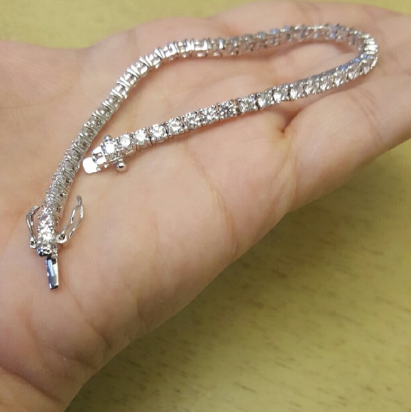 18k Swarovski Tennis Bracelet . - Picture 3 of 5