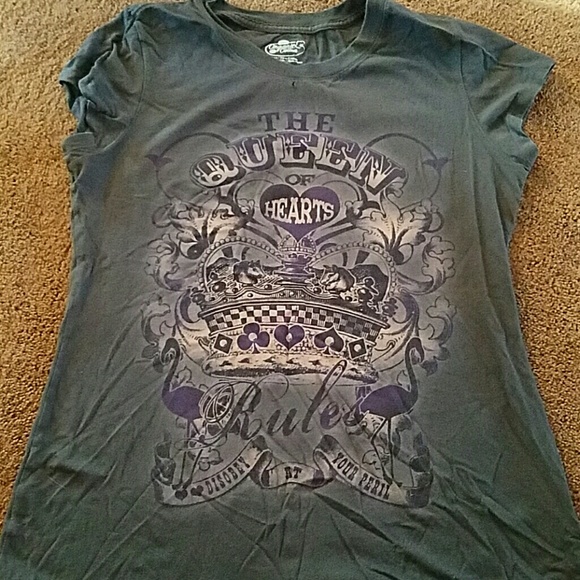 Queen of Hearts graphic T shirt
