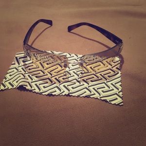 Versace sunglasses includes case