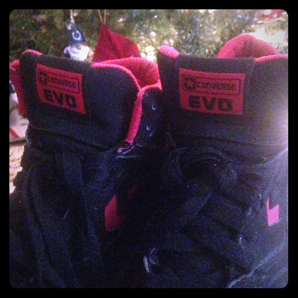 Men's EVO Converse size 8, well taken care of! EUC