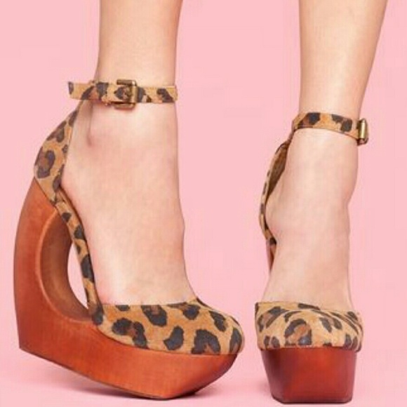 🎉HostPick 8/21🎉 😀 Jeffrey Campbell Rockette Sz6