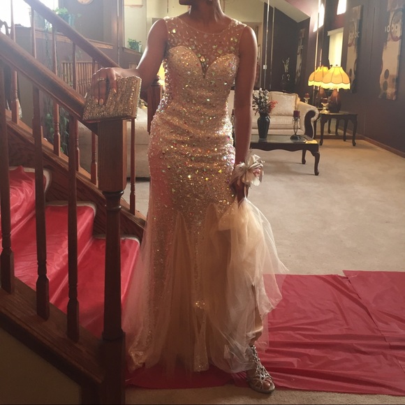 Elegant Dress. Worn for Prom. - Picture 2 of 3