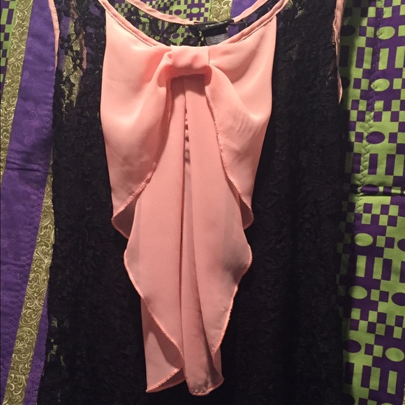 Bow tied top