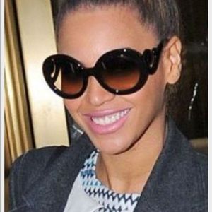 ‼️Newly reduced‼️Prada shades