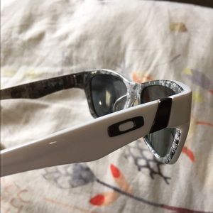 Super sweet Oakley sunglasses 😎perfect condition