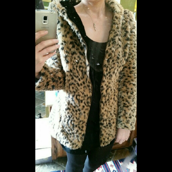 faux fur cheetah leopard coat W/ hood : NEVER WORN