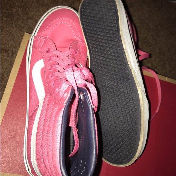 VANS - Picture 3 of 4