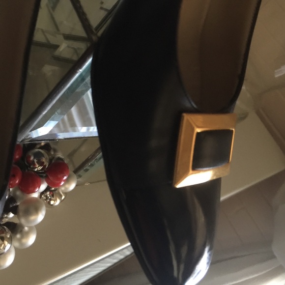 SALVATORE FERRAGAMO NAVY SHOES - Picture 2 of 4